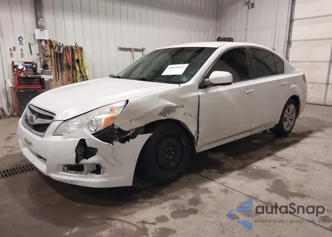 2010 Subaru Legacy 2.5I z USA, uszkodzony, nr VIN 4S3BMCA68A3236316